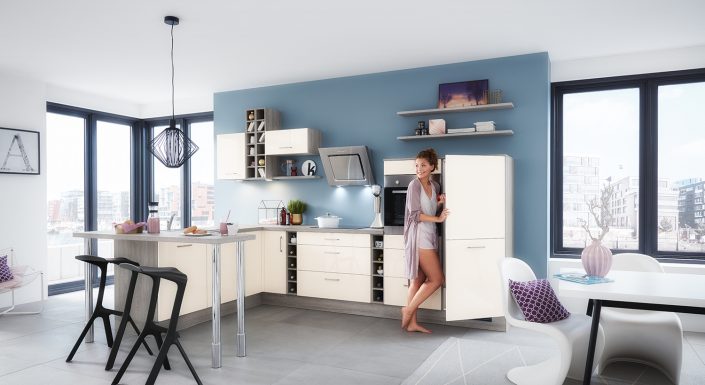 FA40.5 // Magnolienweiß Hochglanz Die Gedanken sind frei